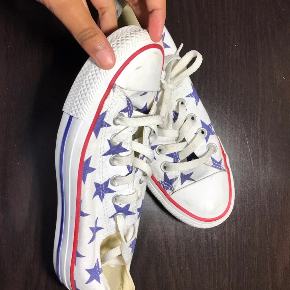 Converse - Picture 2 of 3